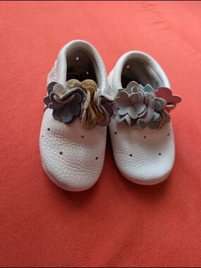 White Kids Floral Leather Slip-On Shoes
